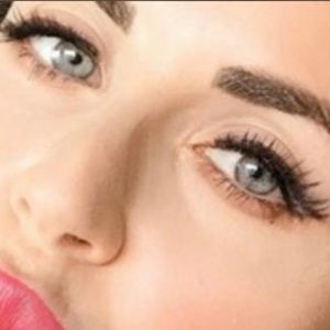 Meet your Posher, Ami